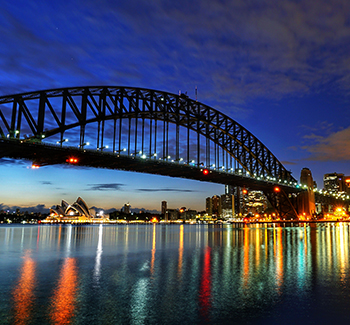 Sydney Harbour’s Amazing Views Under the Blue Sky from the Clearview Dinner Cruise